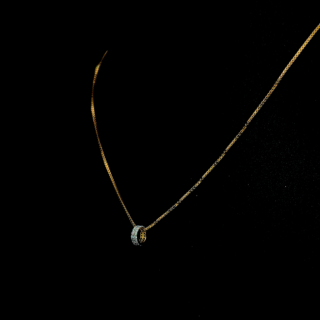 RIDDHI Eternal Halo Diamond Pendant Necklace